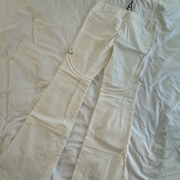 Low Rise White Pants - Picture 3 of 4